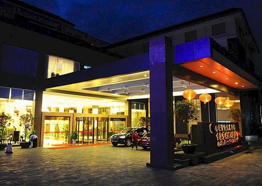 Golden Dragonball Hotel Kuej-lin Exteriér fotografie