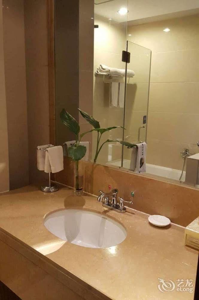 Golden Dragonball Hotel Kuej-lin Exteriér fotografie