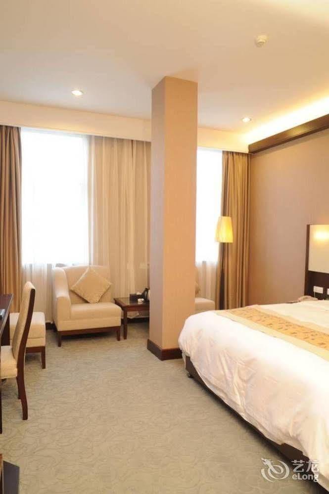 Golden Dragonball Hotel Kuej-lin Exteriér fotografie