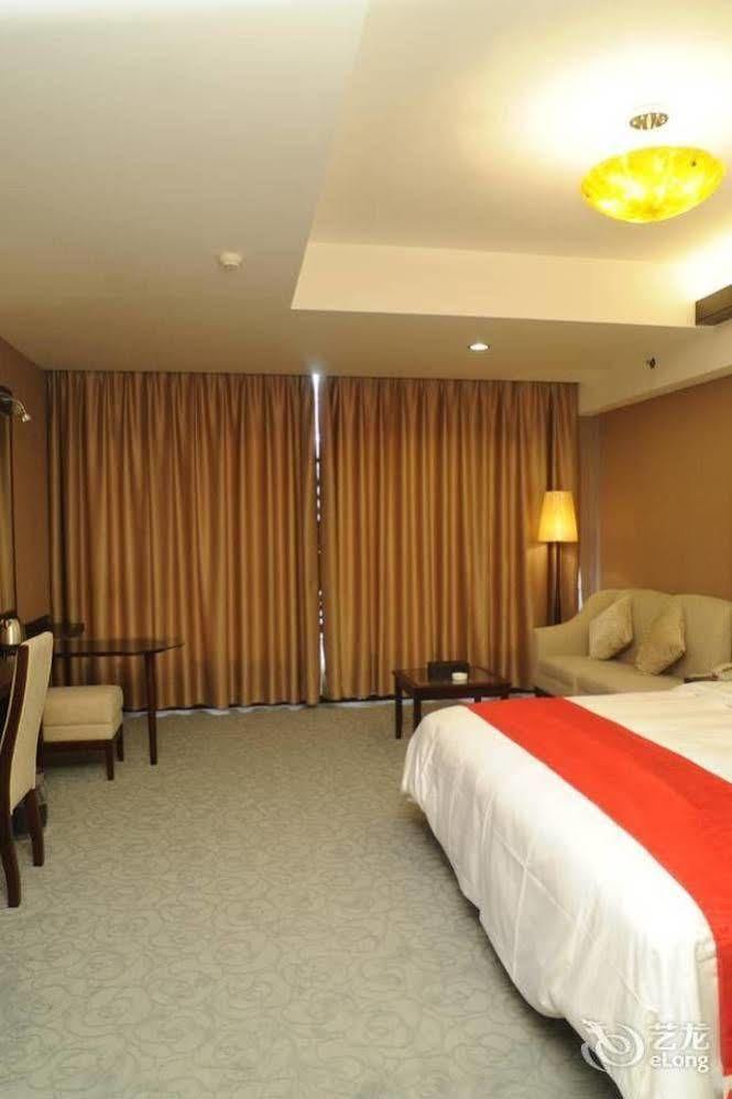 Golden Dragonball Hotel Kuej-lin Exteriér fotografie